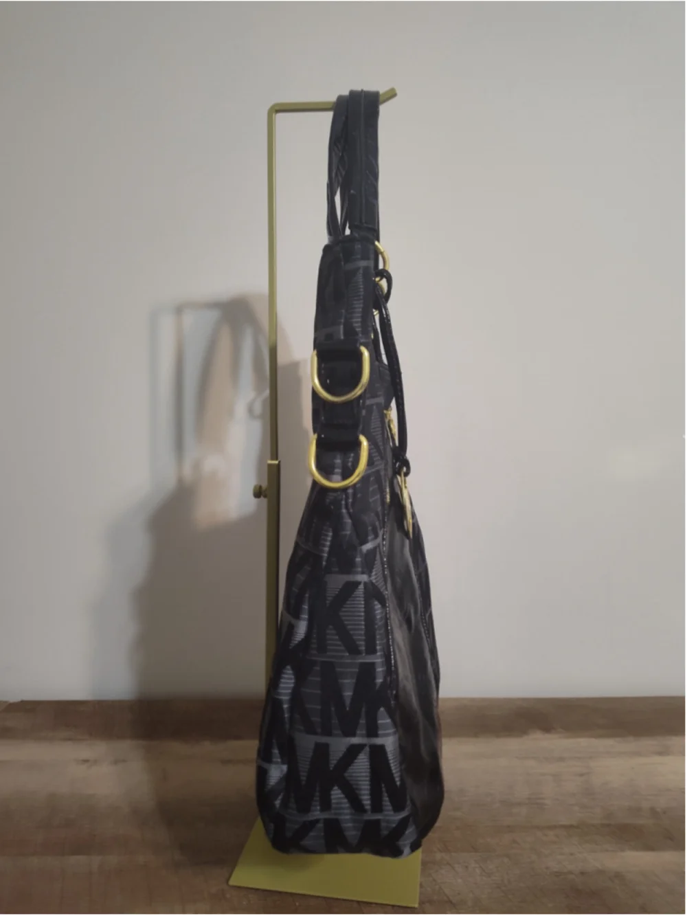 Women's Michael Kors Tote Bag One Size Black Gold